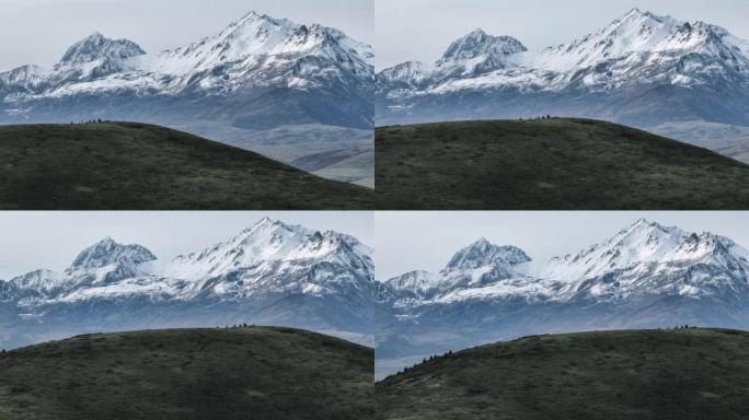 用无人机的长焦镜头拍摄雪山