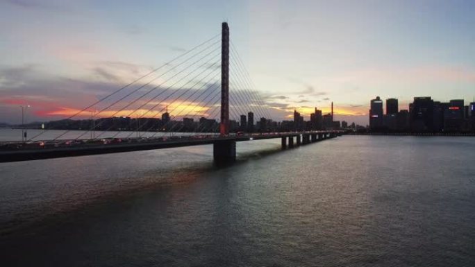 日落到城市的桥梁跨海大桥