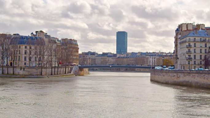 巴黎城市景观。全景。住宅区。桥梁和河流。云景。自然和城市。