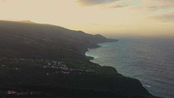 西班牙加那利群岛日落时的空中WS海岸
