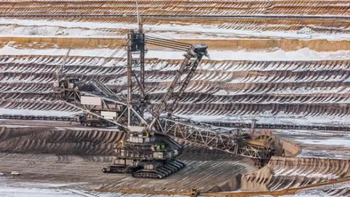 延时: 褐煤露天矿井中的斗轮挖掘机