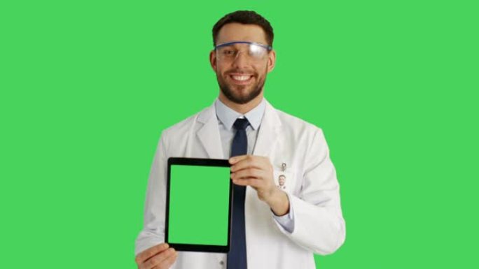 一位英俊的科学家戴着防护眼镜，在烧杯中混合化学物质。背景是绿色屏幕。