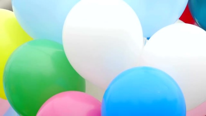 节日彩色氦气球