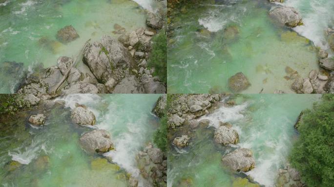 空中: 夏季的绿松石快速河