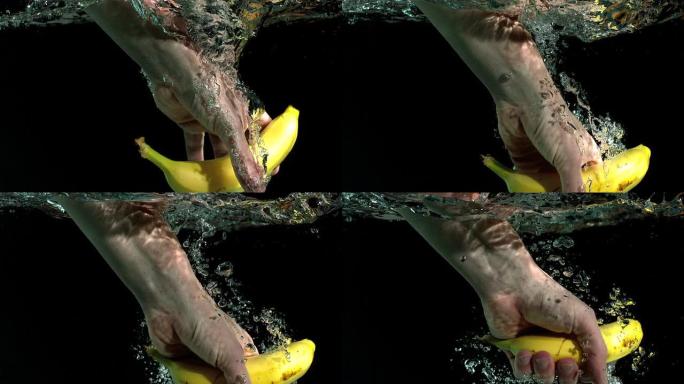 手从水中取香蕉