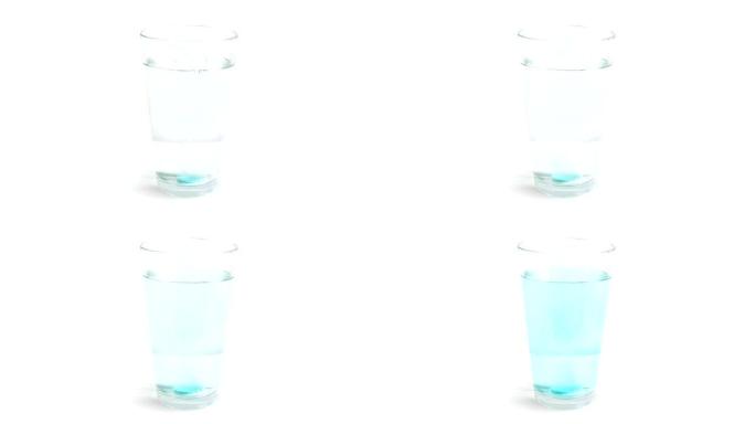 平板电脑将水杯变成蓝色