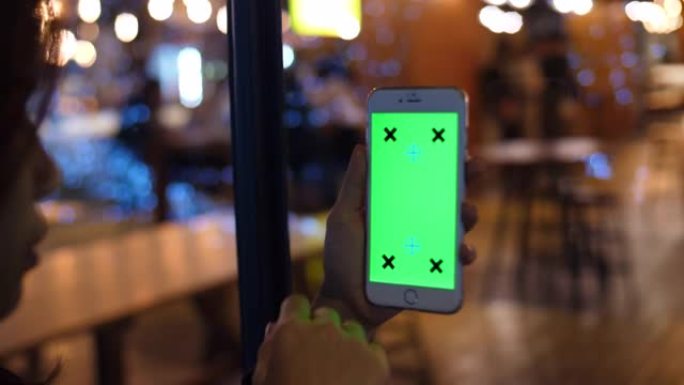 咖啡馆绿屏手机