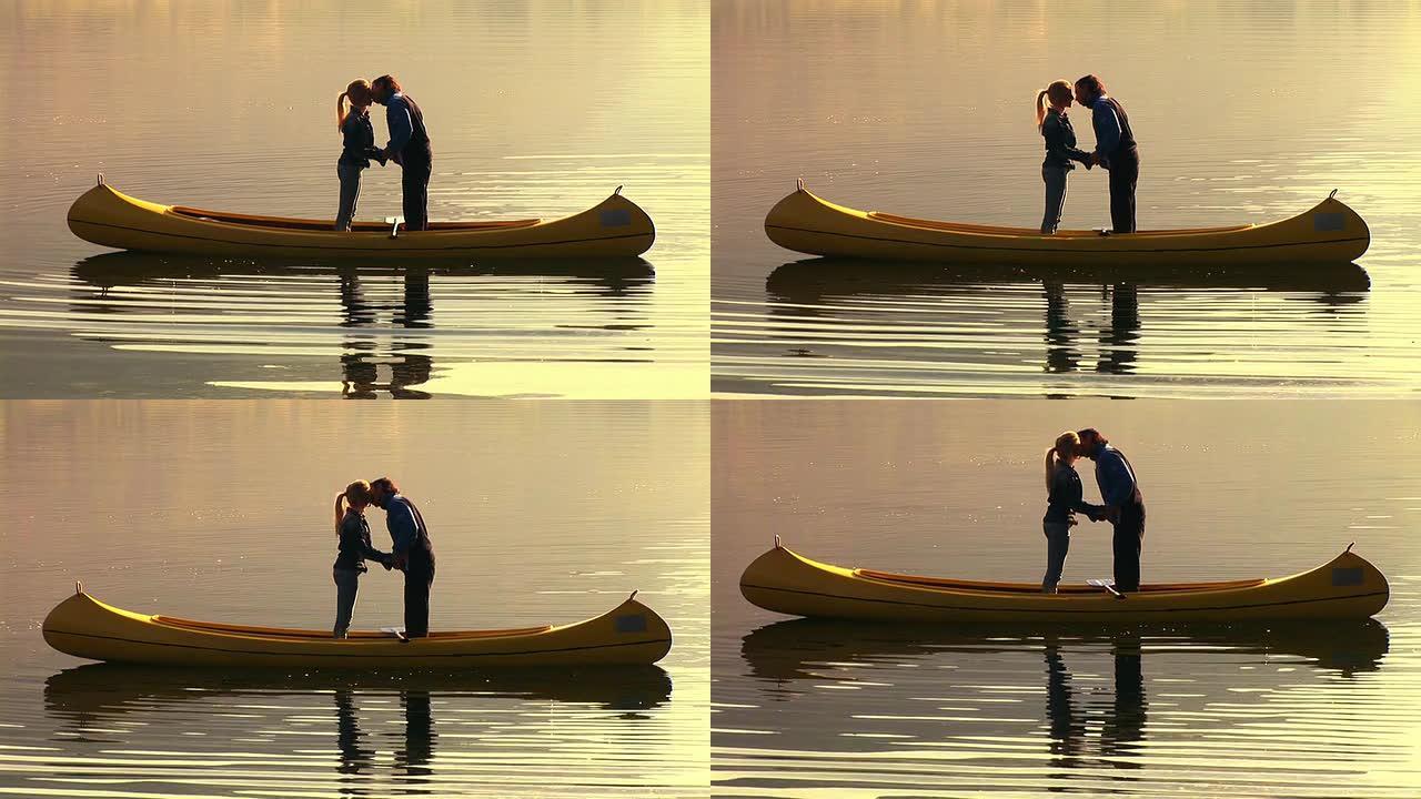 高清: 浪漫的湖上划独木舟