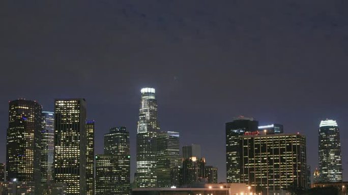 洛杉矶天际线日落的两张照片