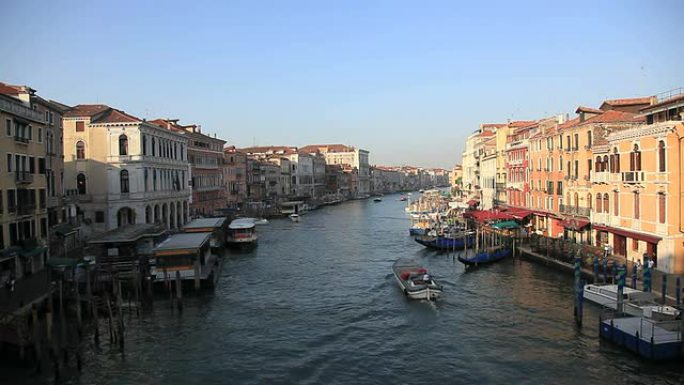 意大利威尼斯，大运河缆车和出租船