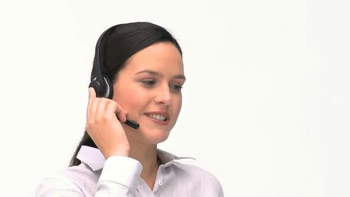 客户服务和支持妇女在电话中交谈