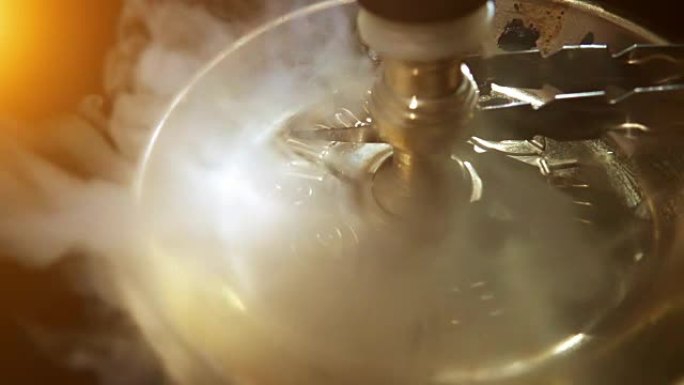 埃及制造的烟熏水烟慢动作