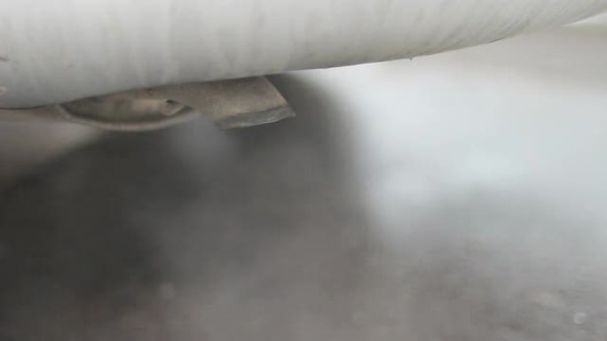 汽车消声器、排气管、烟雾、空气污染