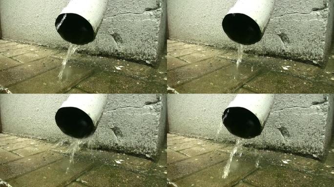 雨水从“无缝LOOP HD”管道中倾泻而出