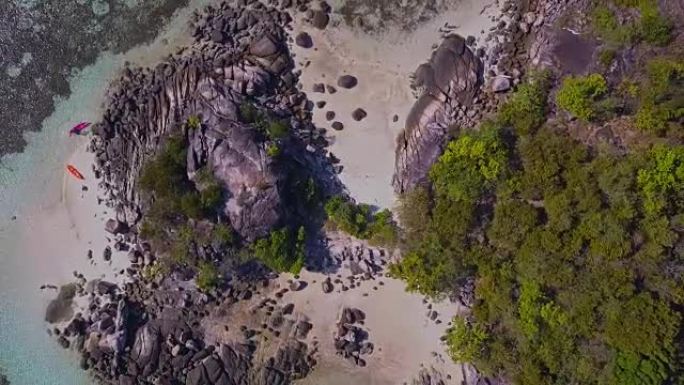 热带海滩、长尾船、皮划艇和岩石海岸的空中景观，配有水晶般清澈的绿松石水Koh Kla、Koh Lip