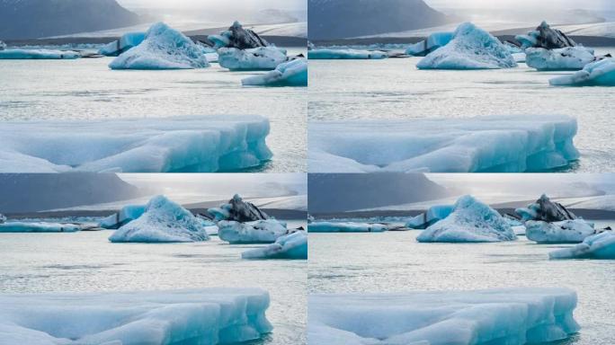 冰川泻湖的冰山