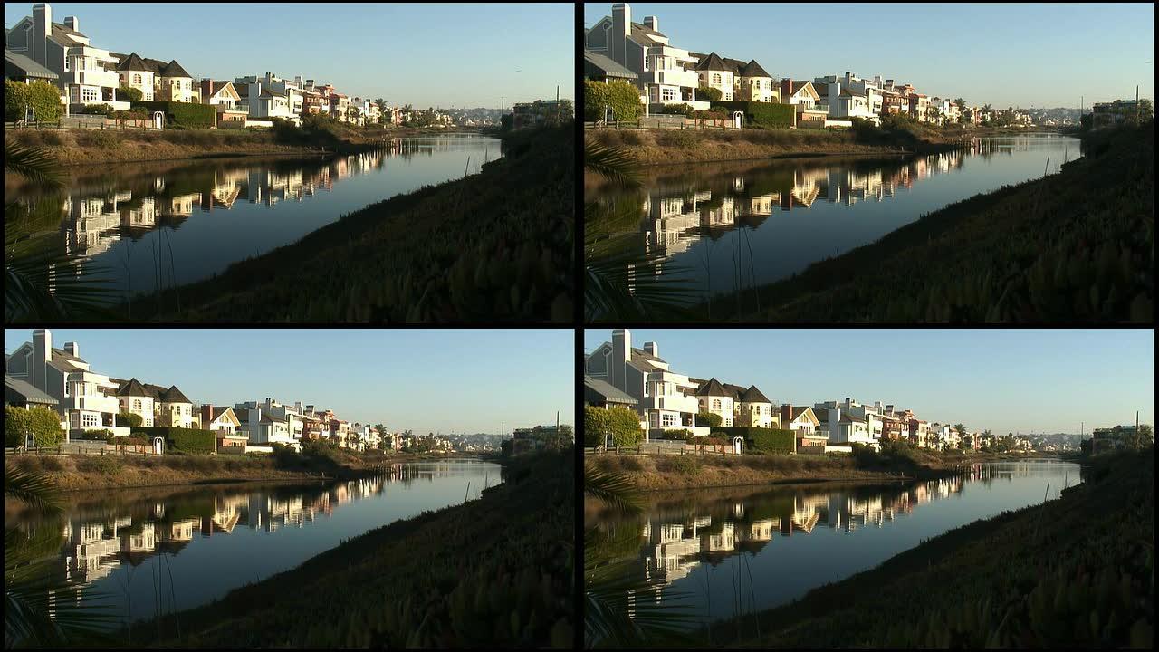 （HD1080）豪华系列：运河/河流中的昂贵住宅