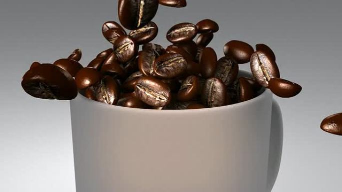 在咖啡杯周围旋转摄像机，咖啡杯上有掉落的豆子