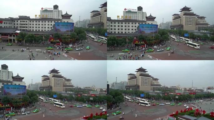 平移镜头: 中国西安火车站广场的行人拥挤