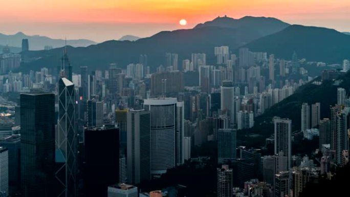 从太平山拍摄的香港城市上空的延时日出