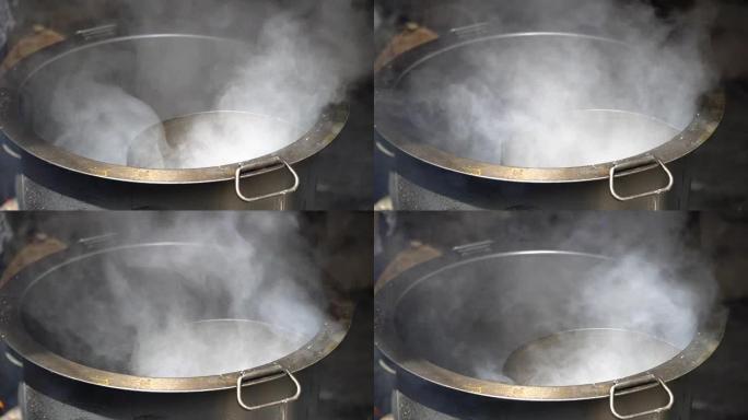 锅内沸腾蒸汽4k。