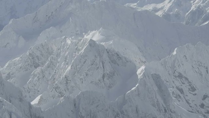 空中: 飞越雪山