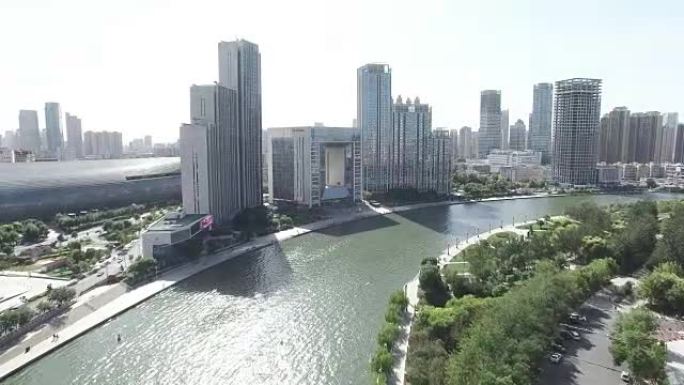 现代城市中城的长河