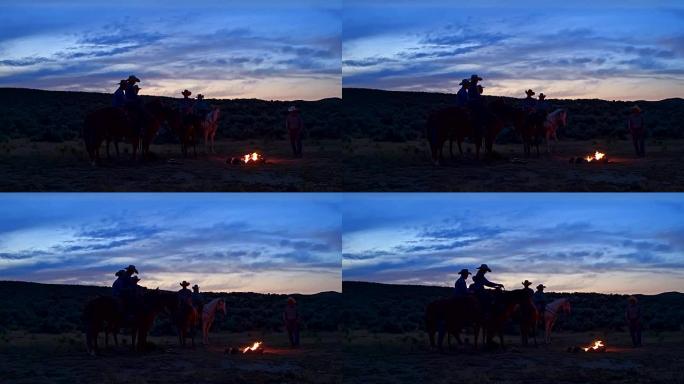 一群牛仔在美国犹他州的篝火上