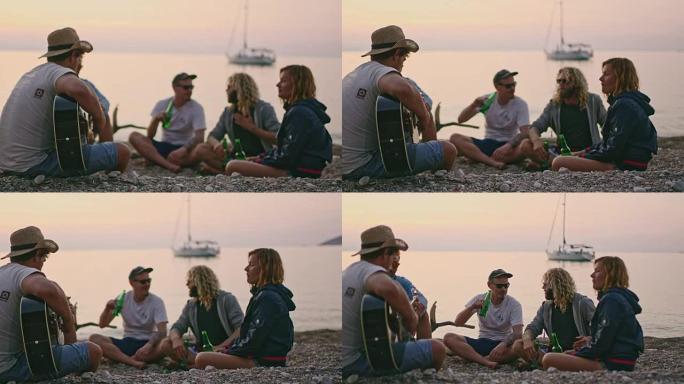 朋友出去玩，喝啤酒，在日落海滩弹吉他，慢动作