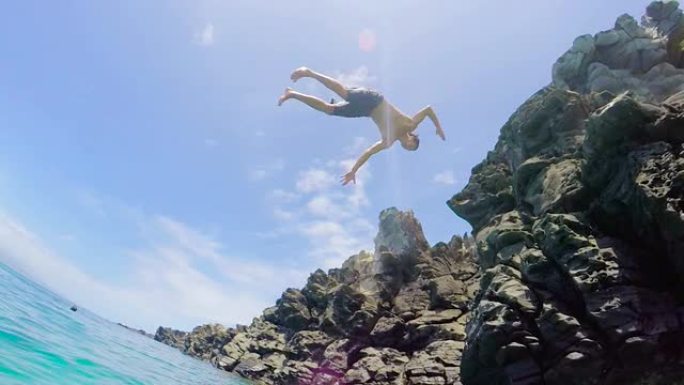 夏季极限运动悬崖跳跃户外生活方式