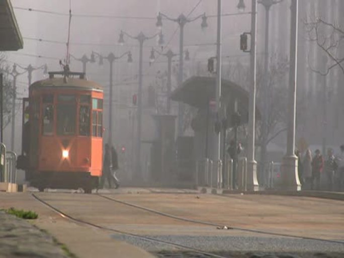 雾中的电车雾中的电车