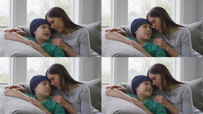 癌症康复患者和他的母亲