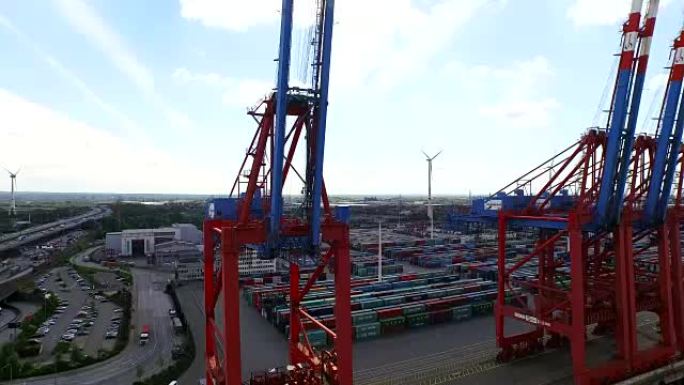 德国汉堡港的集装箱船和集装箱