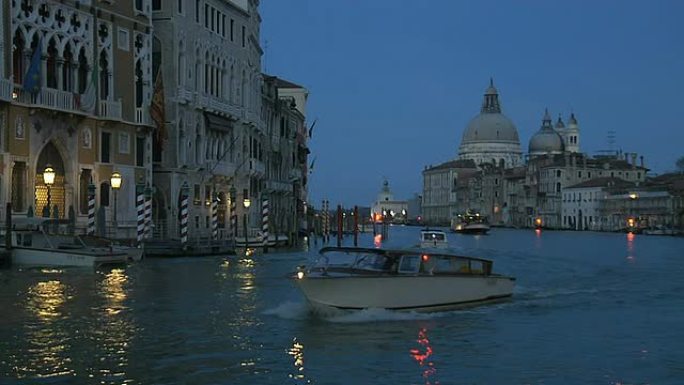 威尼斯，黄昏中的大运河