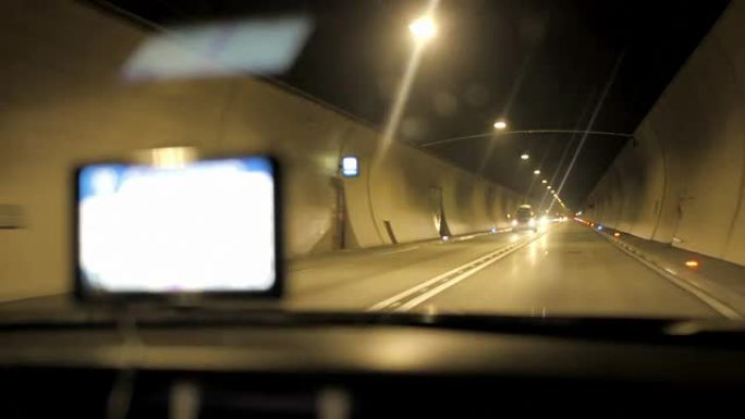 高清: 开车穿过隧道