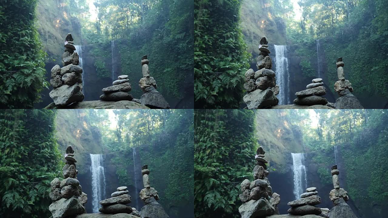 背景为瀑布的岩石堆