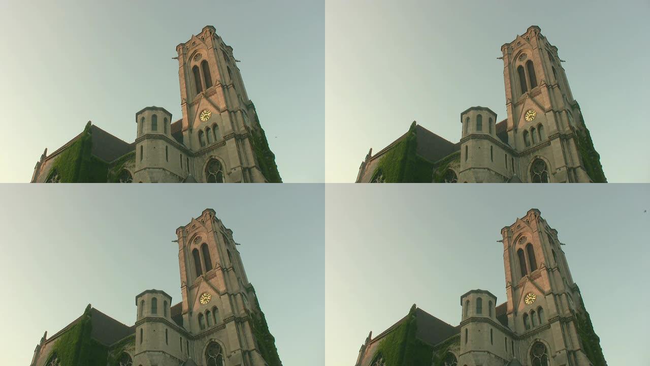 日落时分有鸽子的宏伟大教堂HD