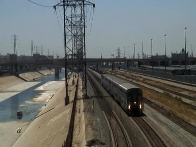 水资源问题/洛杉矶：洛杉矶市中心河滨火车
