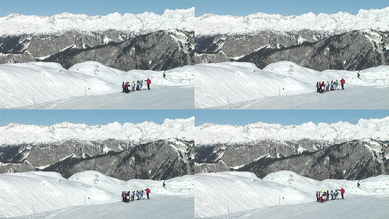 高清: 滑雪场滑雪滑冰雪运动冬天体育