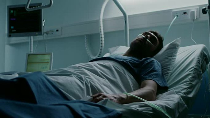 在医院里，身患绝症的人躺在床上受苦。姑息治疗病房的年轻人。