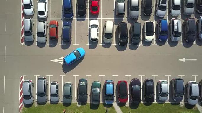 空中过度: 当坏司机无法在停车场停车时停车失败