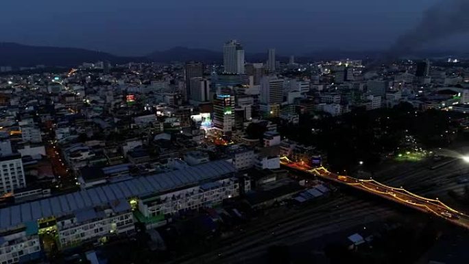 泰国宋卡府哈泰的鸟瞰夜城市景观