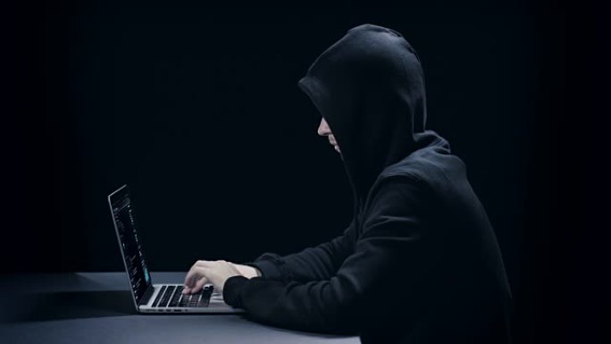 黑客与笔记本电脑