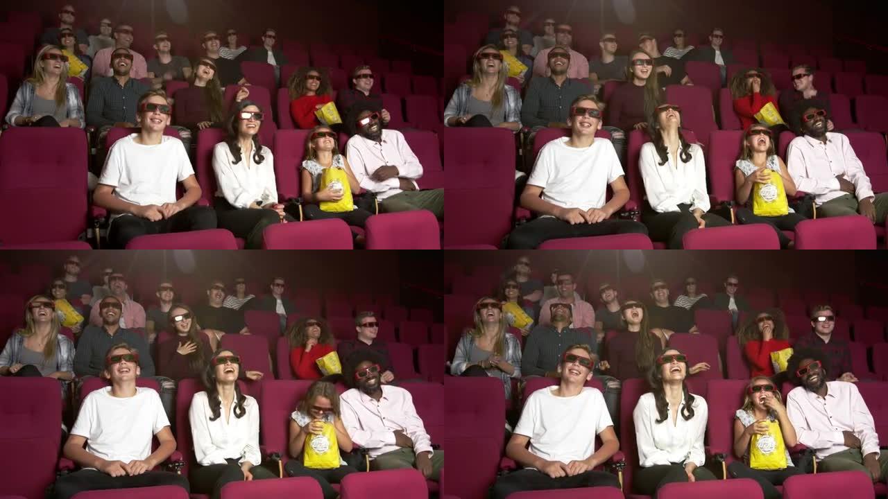 电影院中的观众观看R3D拍摄的3D喜剧电影
