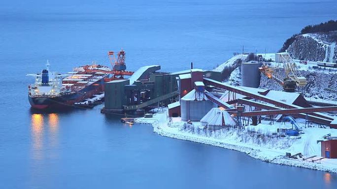 Narvik铁矿石采矿厂，配有船运船