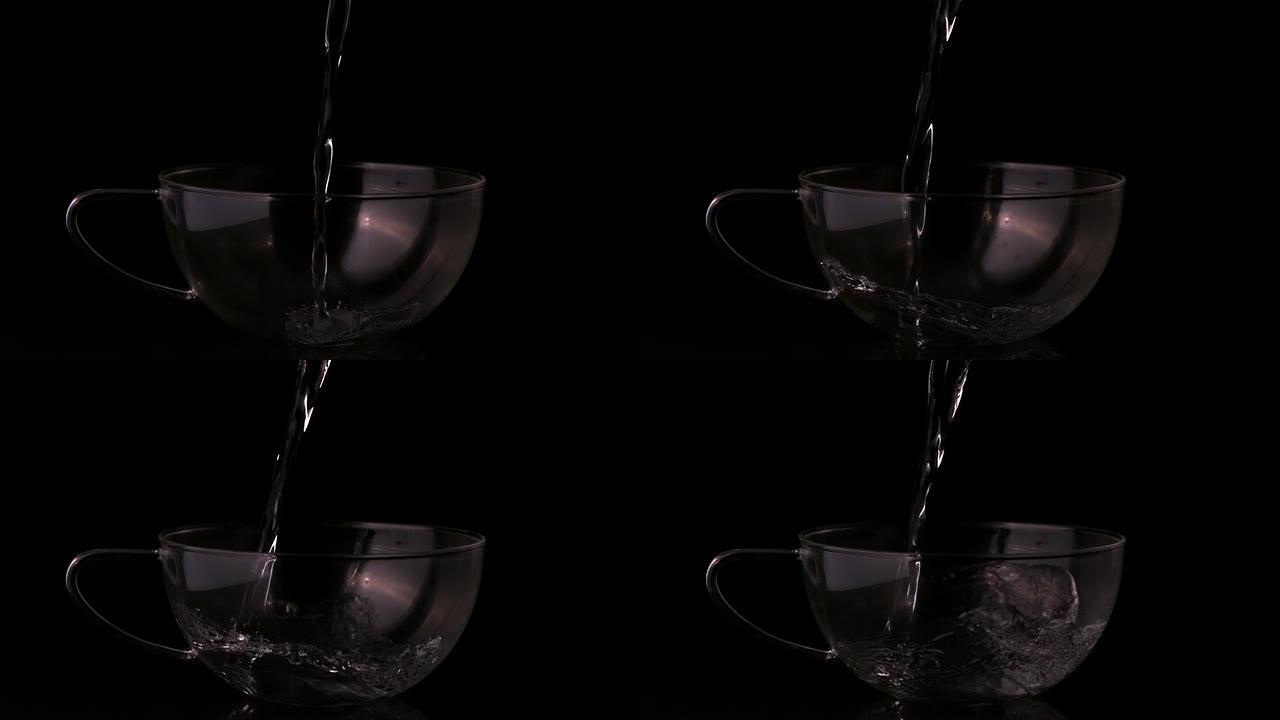 水倒入透明杯子