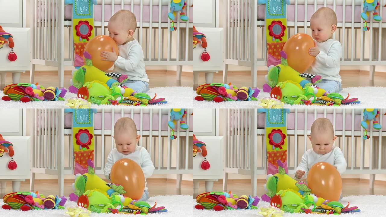 高清: 玩气球的男婴