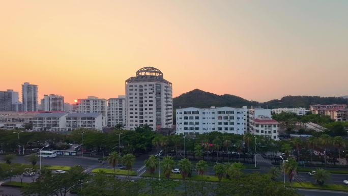 延时拍摄海南三亚城市暮色车道车流日落美景