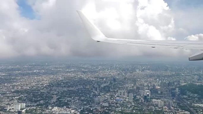 飞机在城市上空飞行