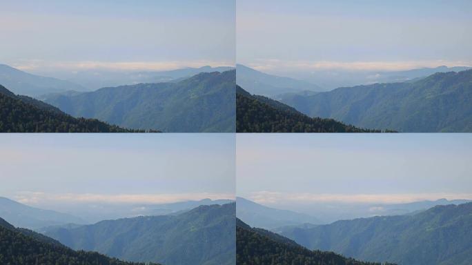 高清：云朵和山峰，戈德雷